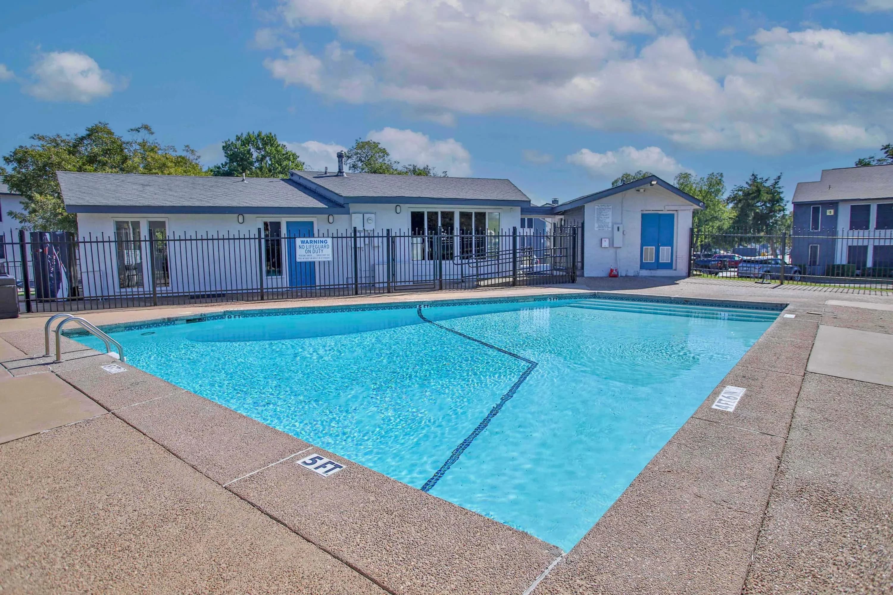 Swimming pool and sundeck at Parks on Taylor apartments