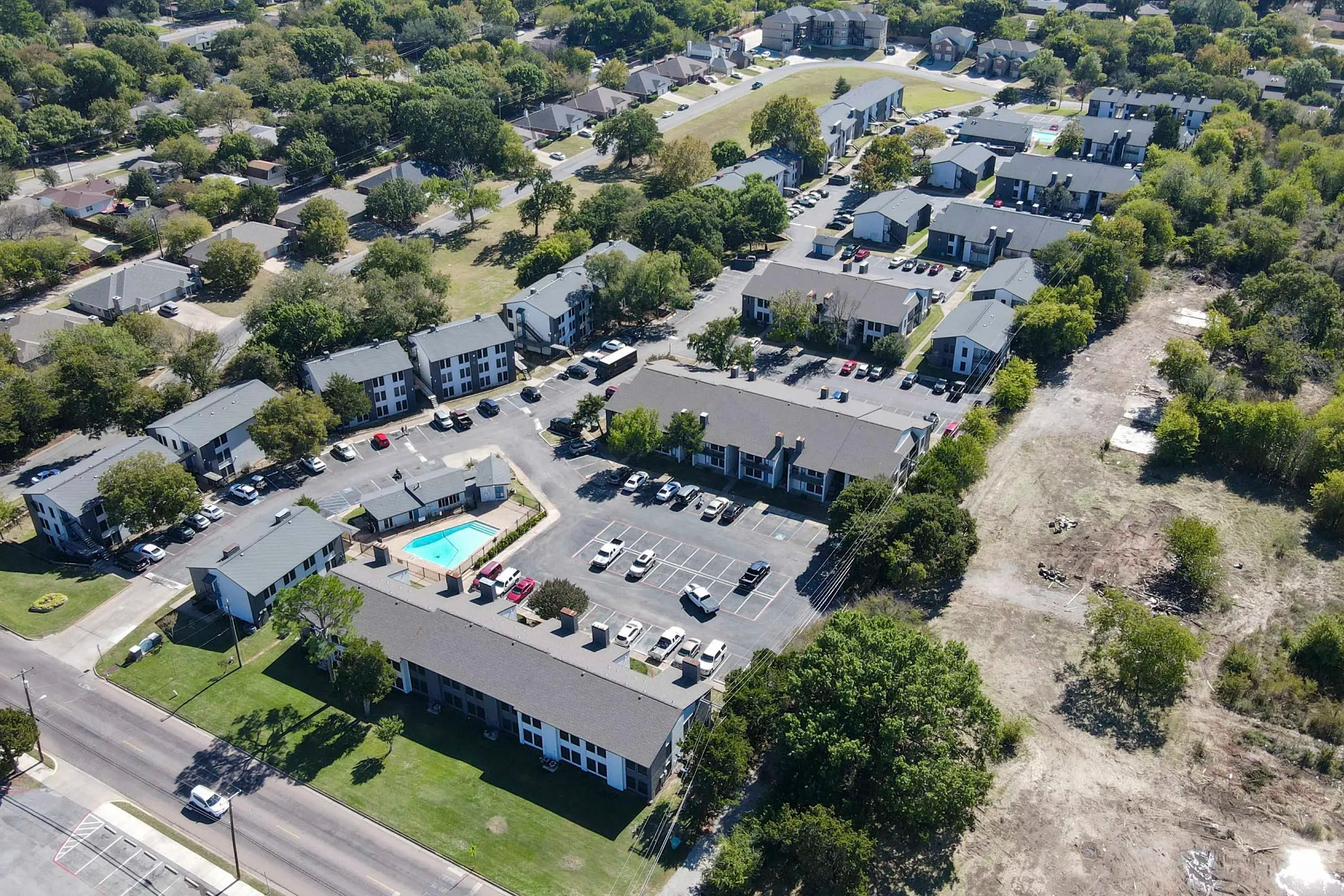 Birds eye aerial view of Parks on Taylor apartment community
